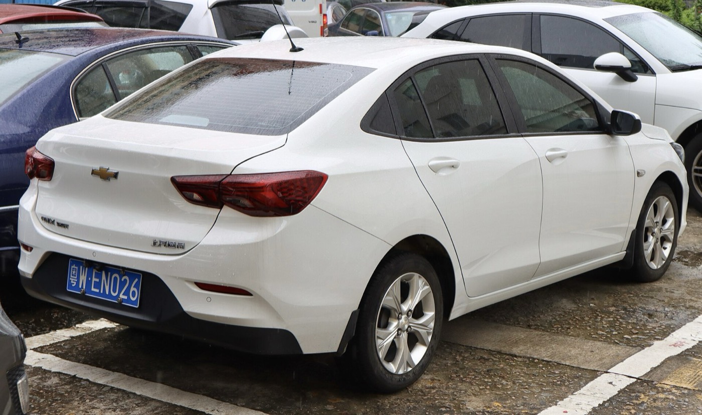 Chevrolet Onix, vista 3/4 trasero