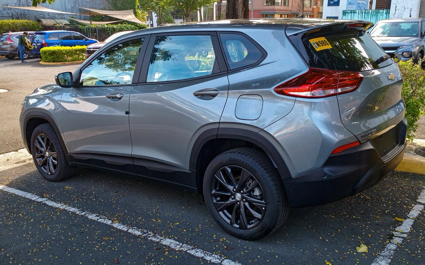 Chevrolet Tracker, vista 3/4 trasero